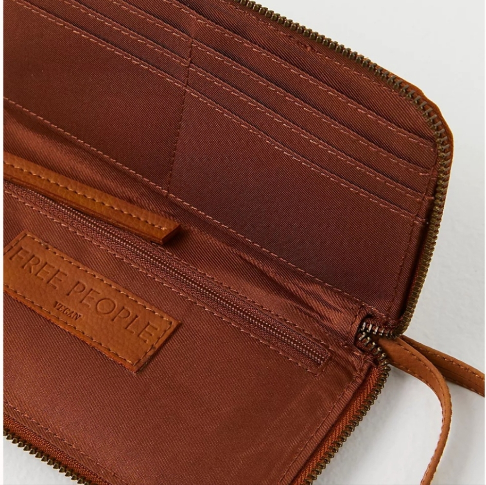 ⚡️EUC⚡️Free People Distressed Vegan Wallet - Picture 3 of 8